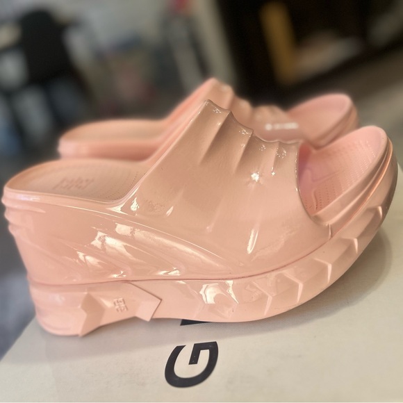 Givenchy Pink Platform Sandals - Picture 2 of 10